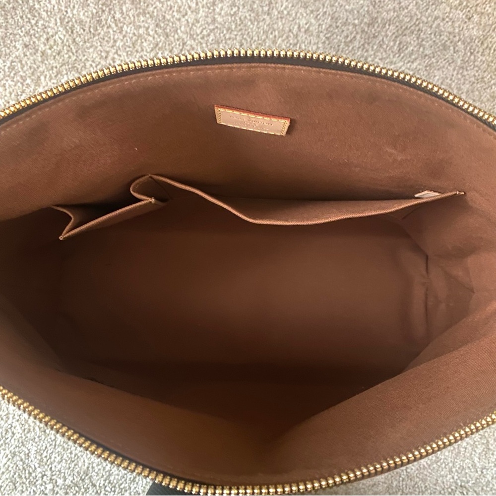 Louis Vuitton Monogram Lock It Horizontal - Picture 7 of 15